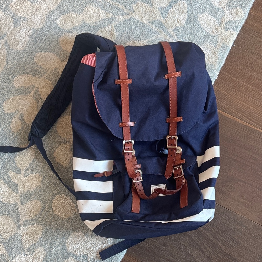 Herschel Supply Company Navy - Little America Backpack 30L
